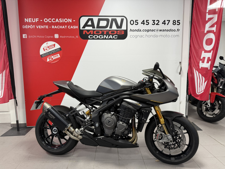 TRIUMPH SPEED TRIPLE 1200 RR 050/270 - COGNAC